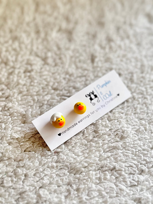 Eggshell Duck Mismatch stud